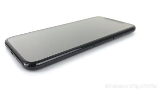 iPhone8或加入3D面部识别：解锁用脸不用手指？