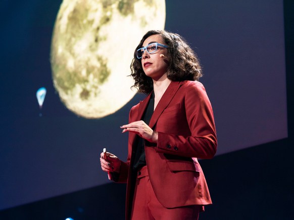 美国亚利桑那大学天体物理学家艾丽卡•哈姆登(Erika Hamden)在近期召开的2019年TED大会上分享自己工作如何经历一次又一次的挫折，事实上这是一次完美的励志演说。